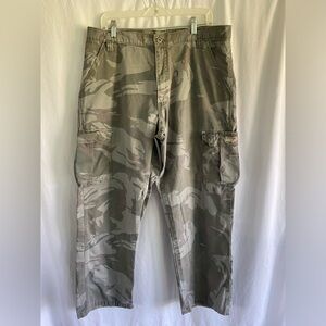 Men’s Wrangler 36” x 30” Cargo Army Camo Pants